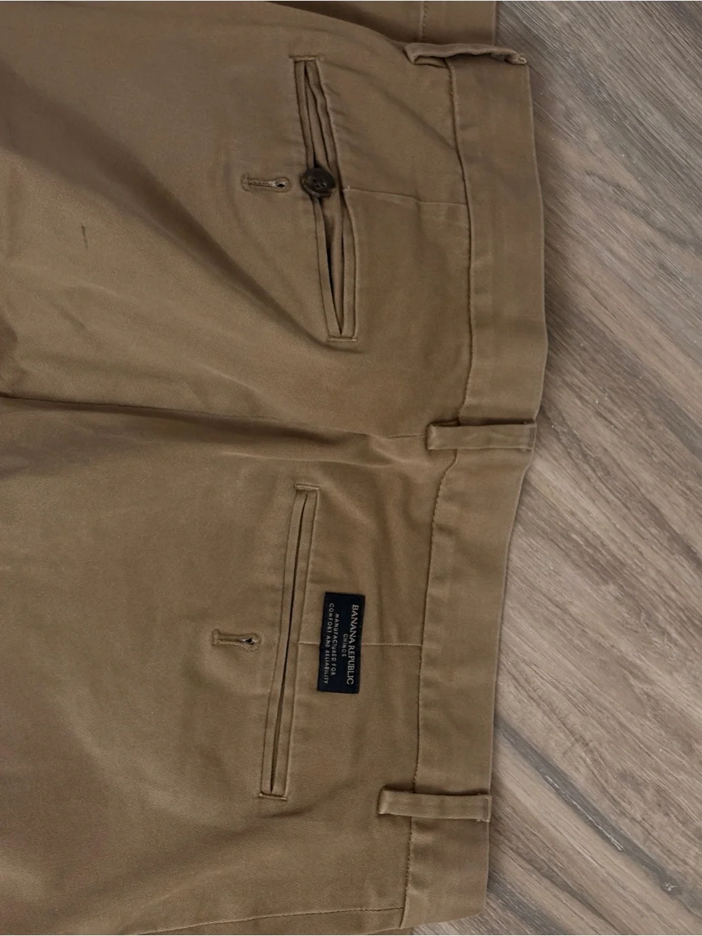 Men's Banana Republic Classic Chino Pants in Khaki